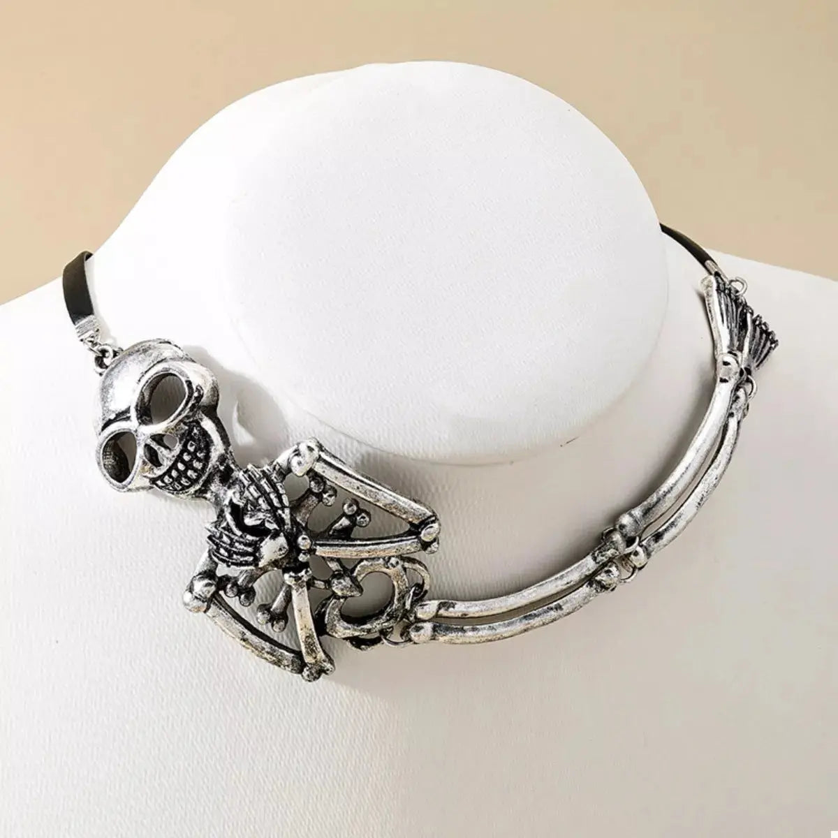 Alloy Skull Necklace and Bracelet Jewelry Set - SmileBen