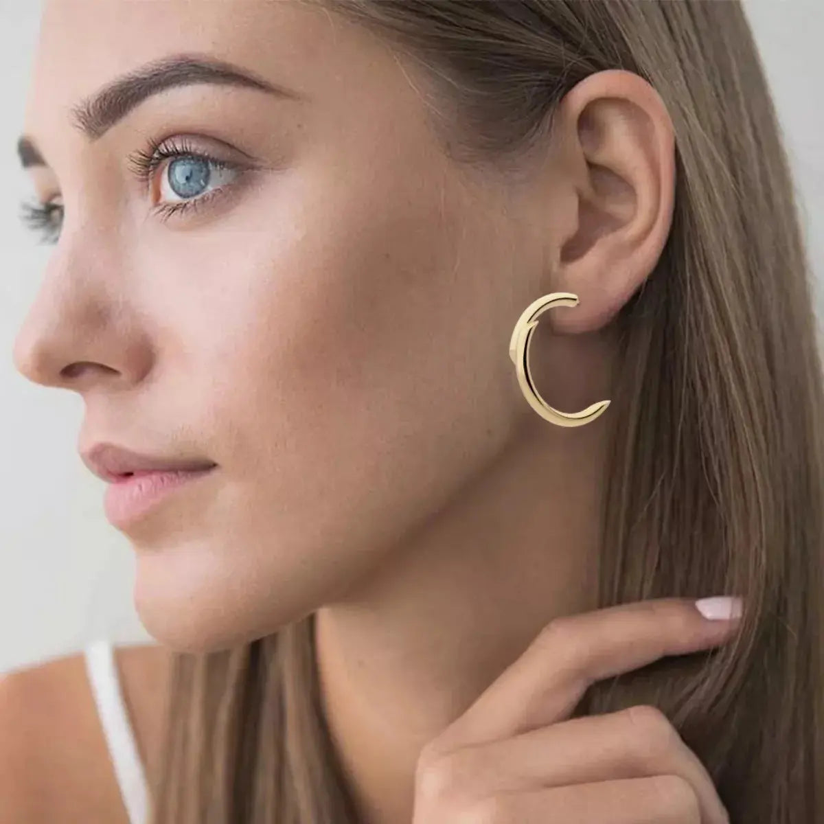 Chunky C-Hoop Earrings - SmileBen