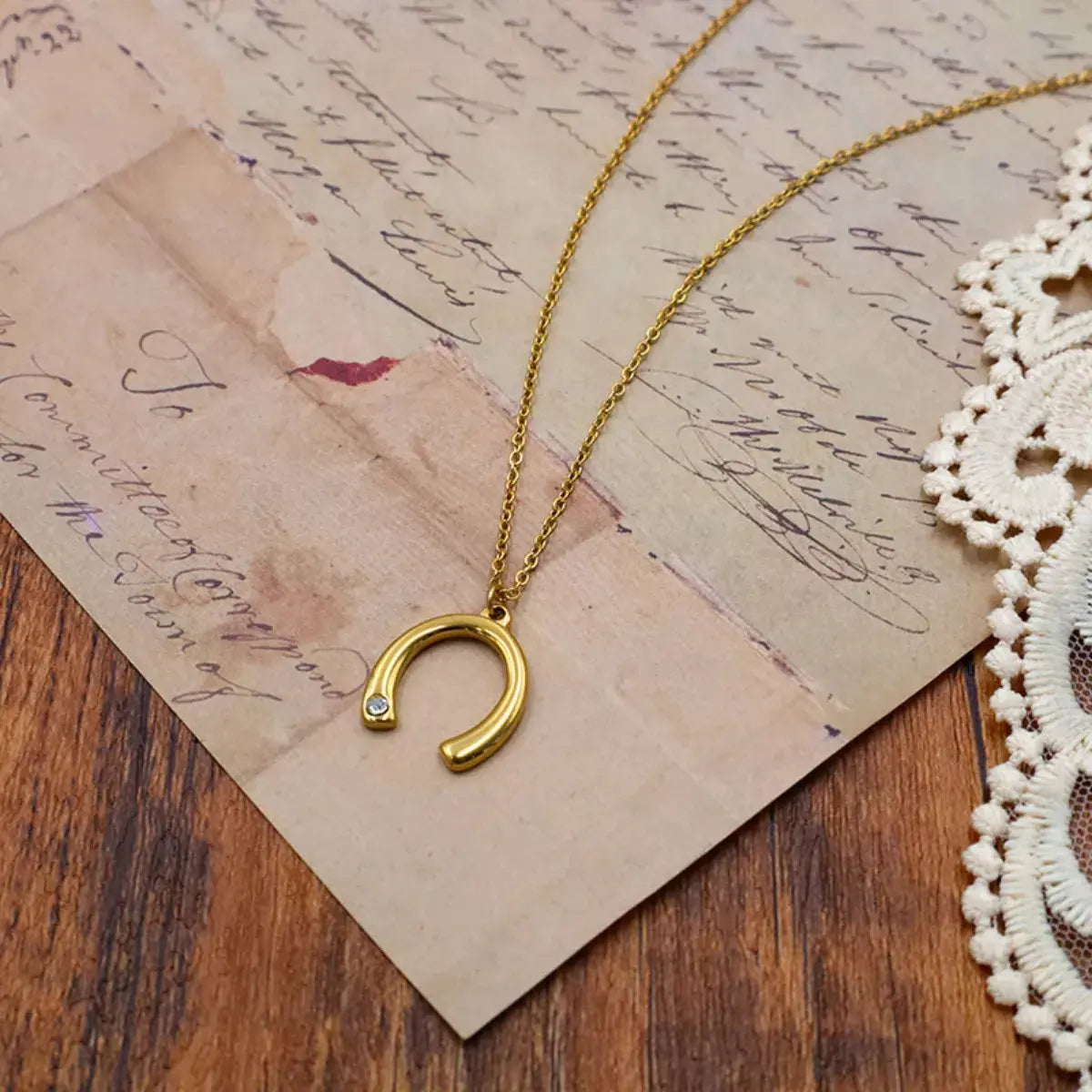 18K Gold-Plated Horseshoe Pendant Necklace - SmileBen