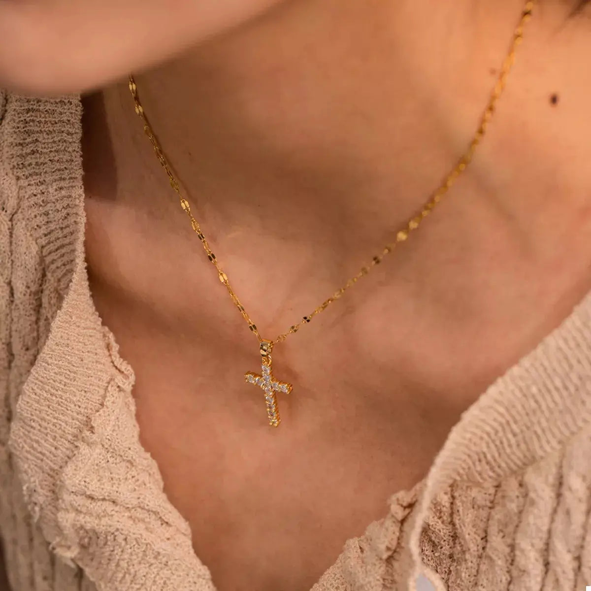 18K Gold-Plated Cross Pendant Necklace - SmileBen