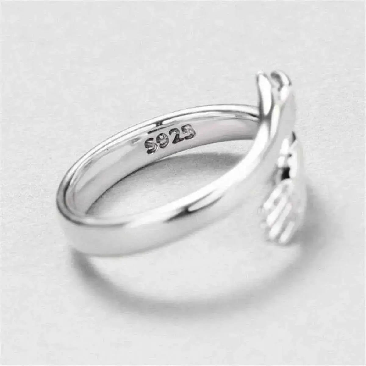 925 Sterling Silver Hug Bypass Ring - SmileBen