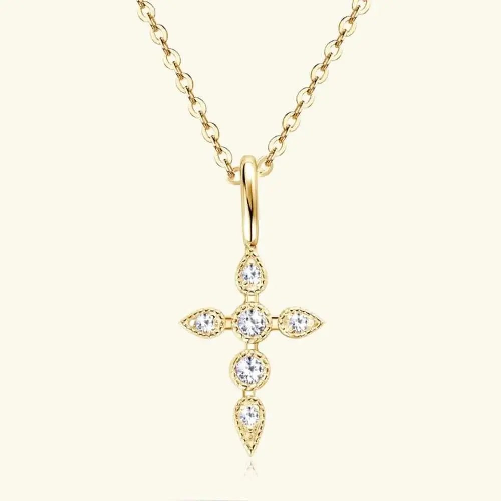 925 Sterling Silver Moissanite Cross Pendant Necklace - SmileBen