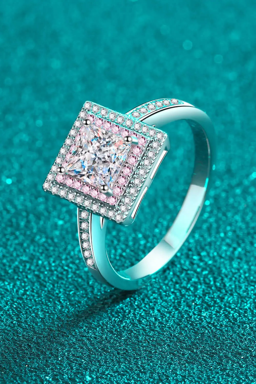 Stay Elegant 1 Carat Moissanite Ring - SmileBen