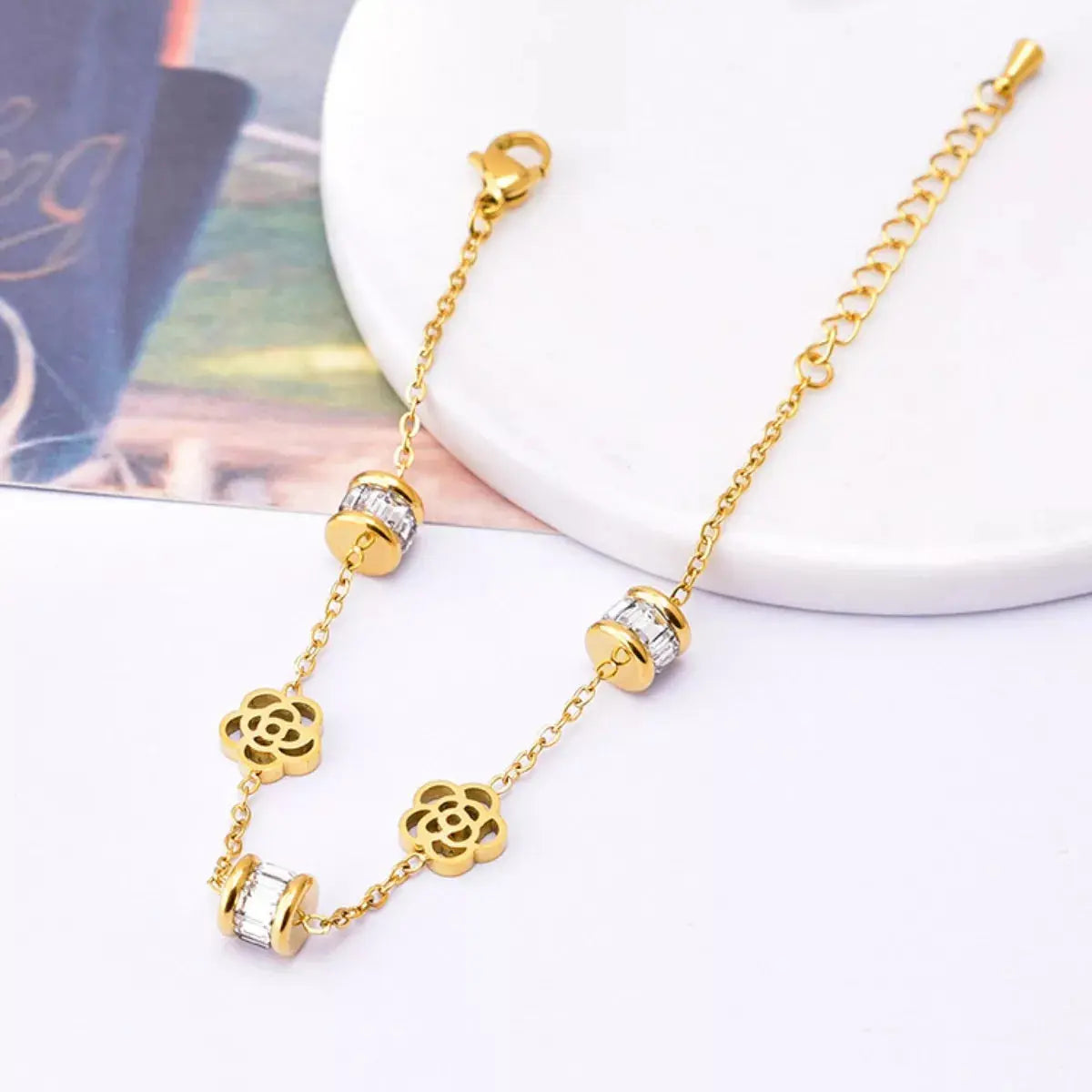 18K Gold-Plated Flower Bracelet - SmileBen