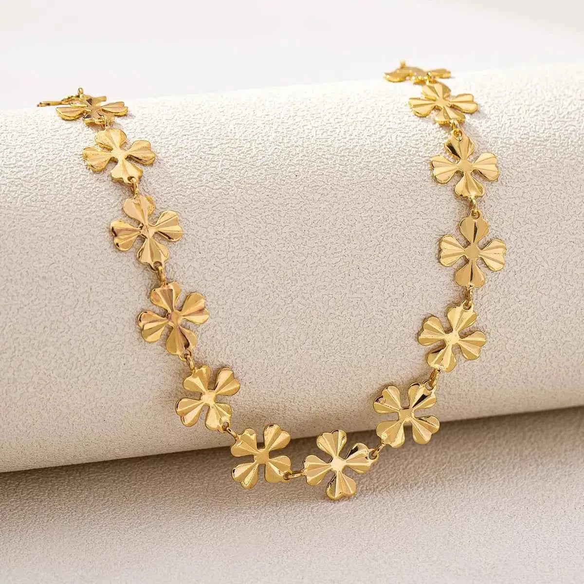 18K Gold-Plated Alloy Flower Chain Necklace - SmileBen