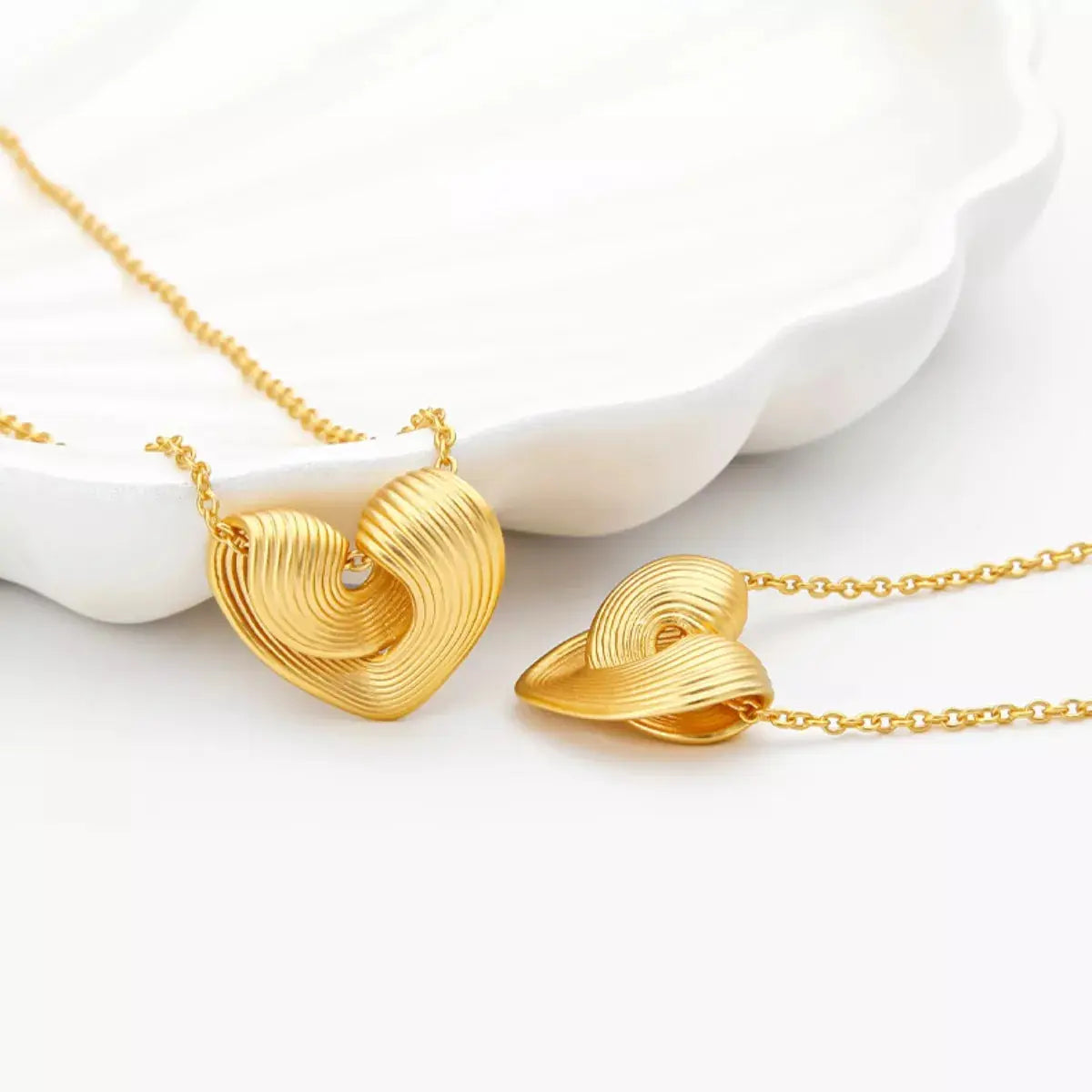 18K Gold-Plated Heart Pendant Necklace - SmileBen