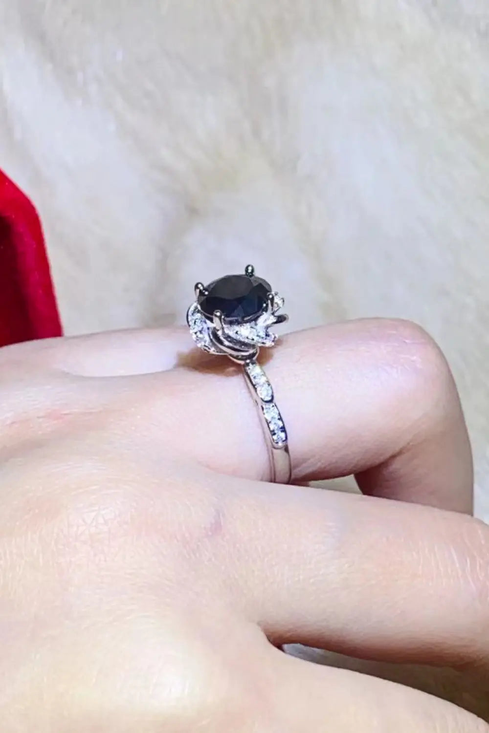 2 Carat Black Moissanite Floral Ring - SmileBen