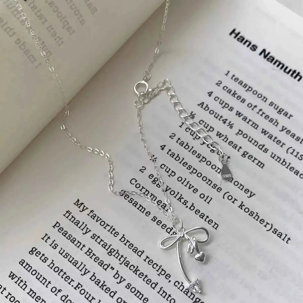 Bowknot Pendant Necklace - SmileBen