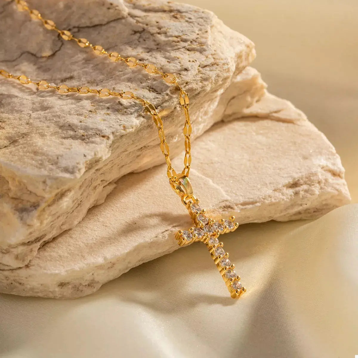18K Gold-Plated Cross Pendant Necklace - SmileBen