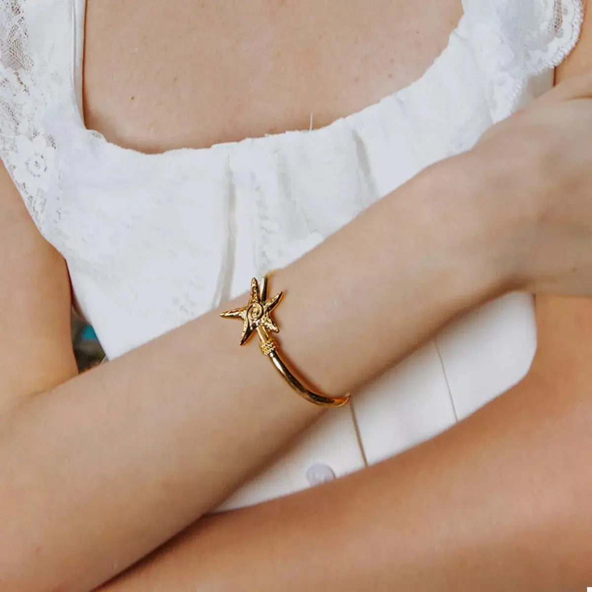 18K Gold-Plated Starfish Open Bracelet - SmileBen