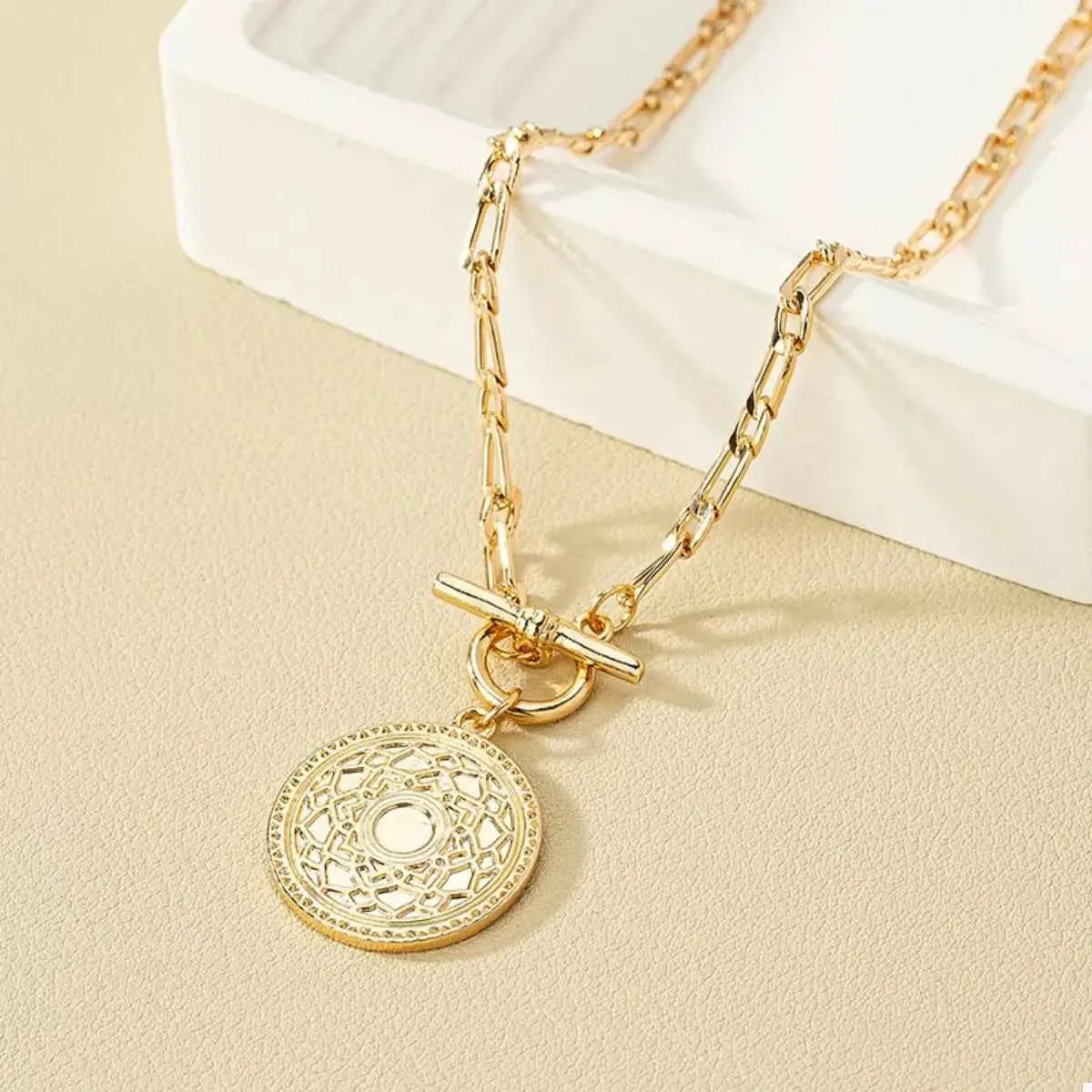 Chain Link Necklace with Vintage Coin Pendant - SmileBen