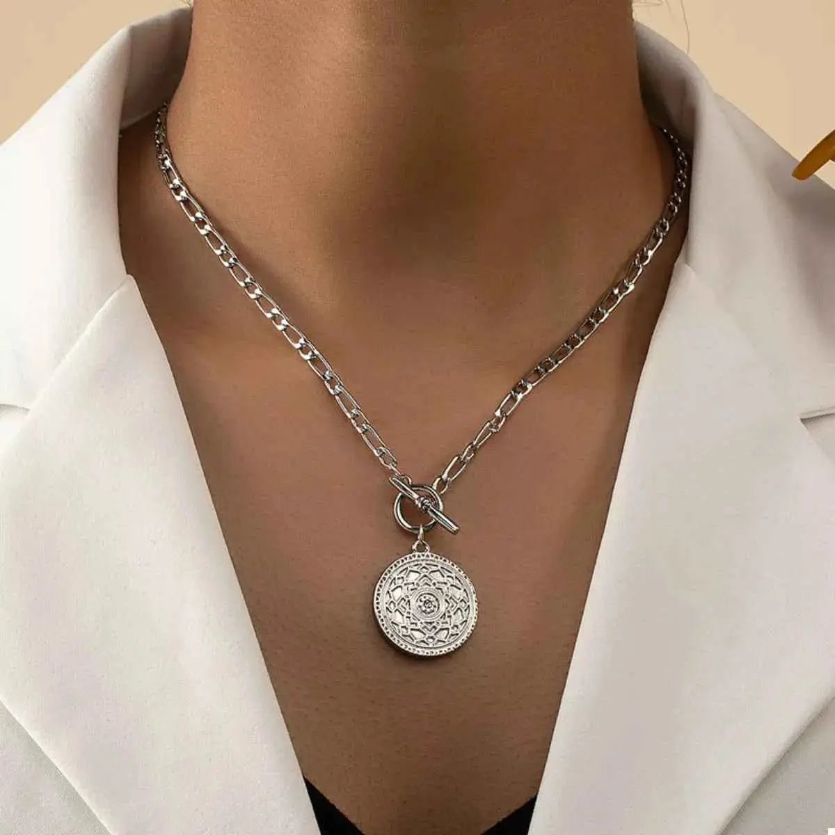 Chain Link Necklace with Vintage Coin Pendant - SmileBen