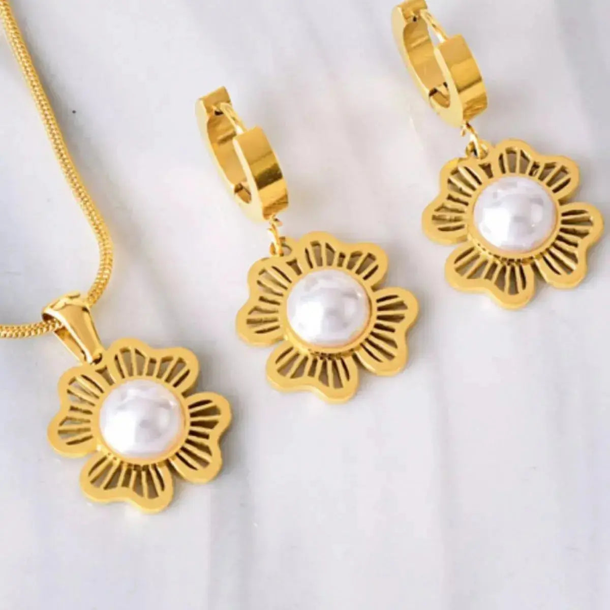 18K Gold-Plated Flower Jewelry Set - SmileBen