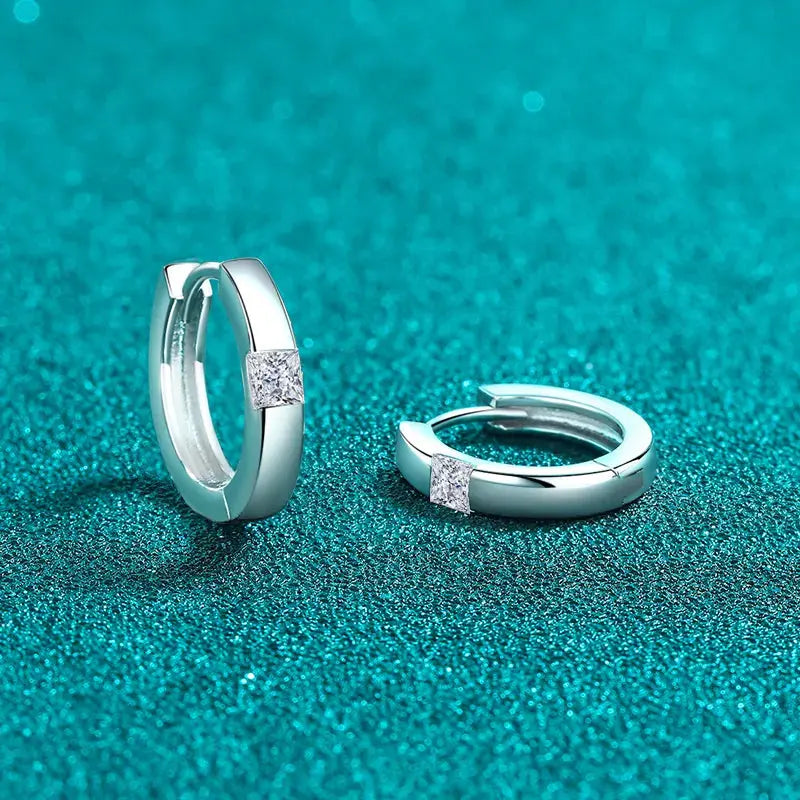 925 Sterling Silver Moissanite Huggie Earrings - SmileBen