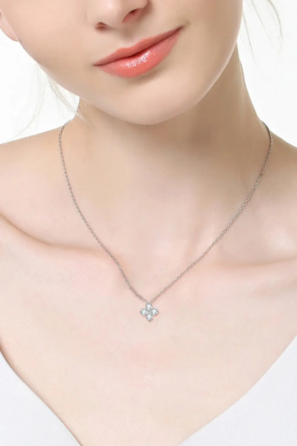 Moissanite Four Leaf Clover Pendant Necklace - SmileBen