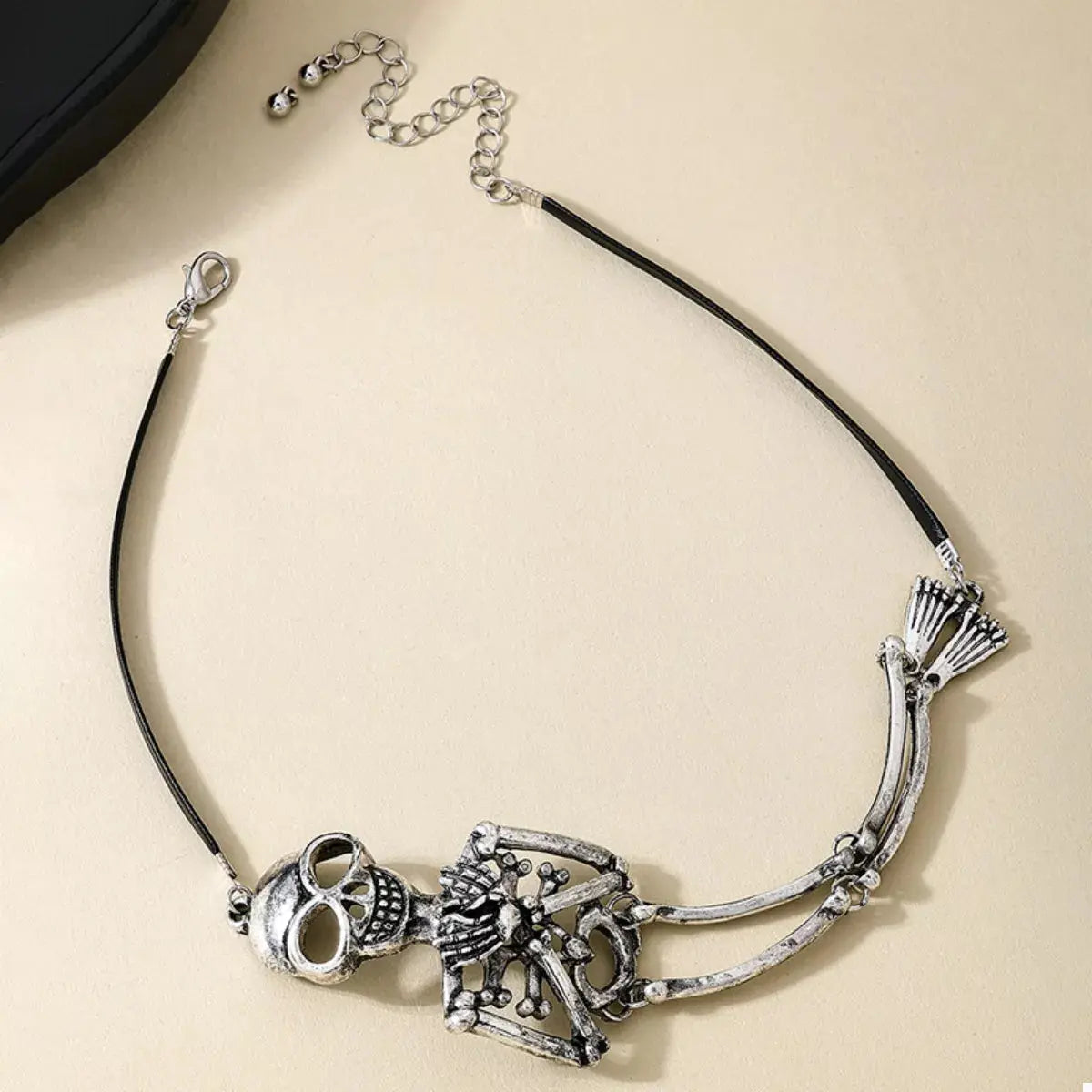 Alloy Skull Necklace and Bracelet Jewelry Set - SmileBen