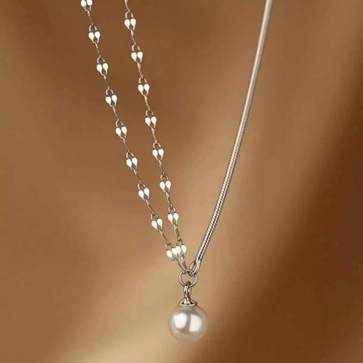 Pearl Pendant Layered Necklace