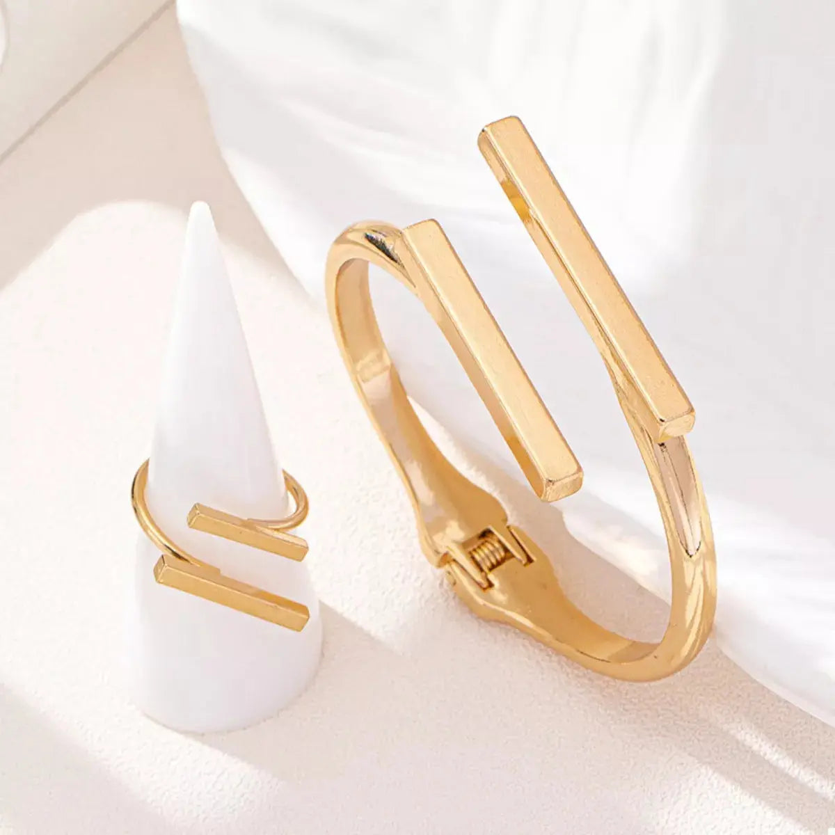 Adjustable 18K Gold-Plated Modern Bar Bracelet and Ring Jewelry Set - SmileBen
