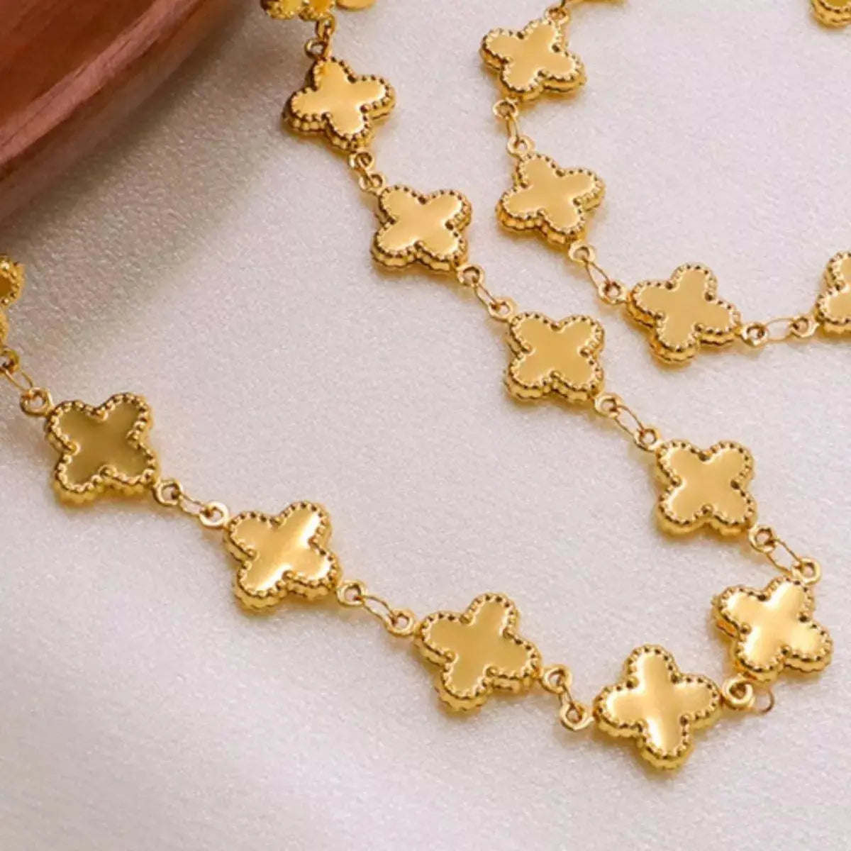 18K Gold-Plated Clover Charm Necklace - SmileBen