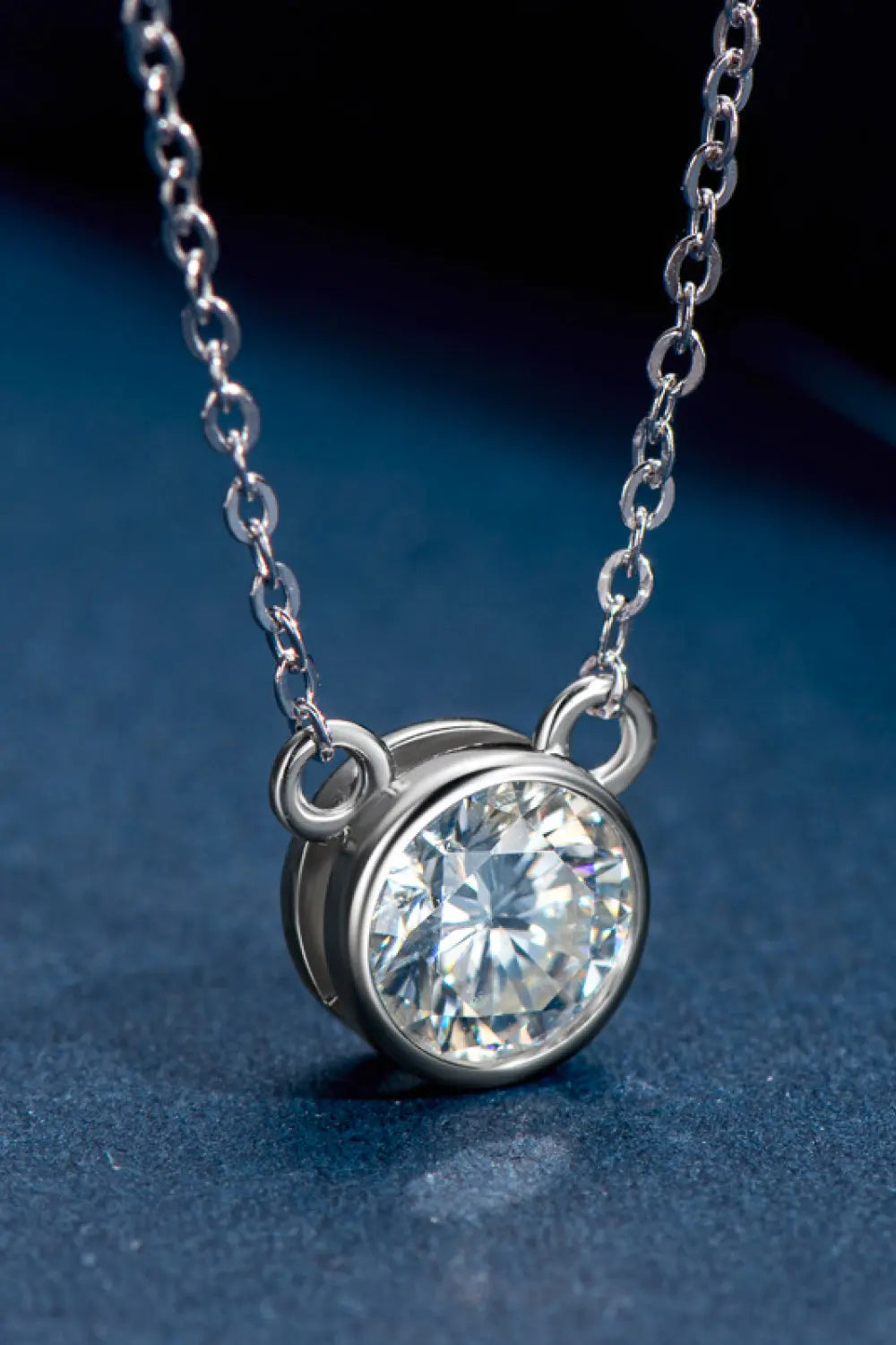 925 Sterling Silver 1 Carat Moissanite Round Pendant Necklace - SmileBen