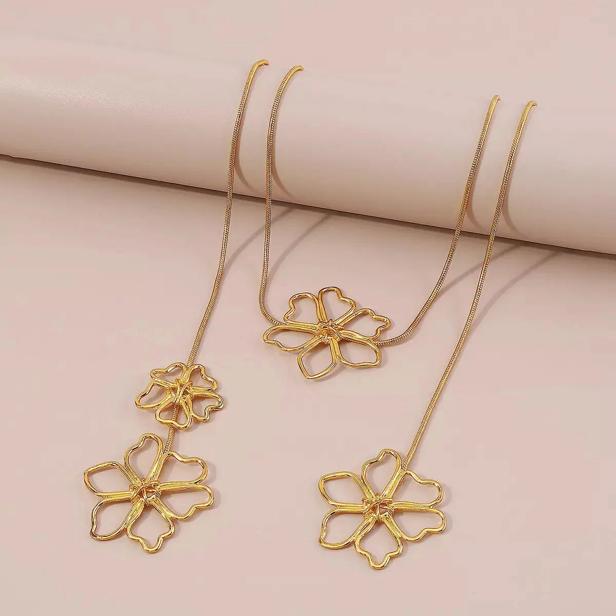 18K Gold-Plated Alloy Flower Necklace - SmileBen