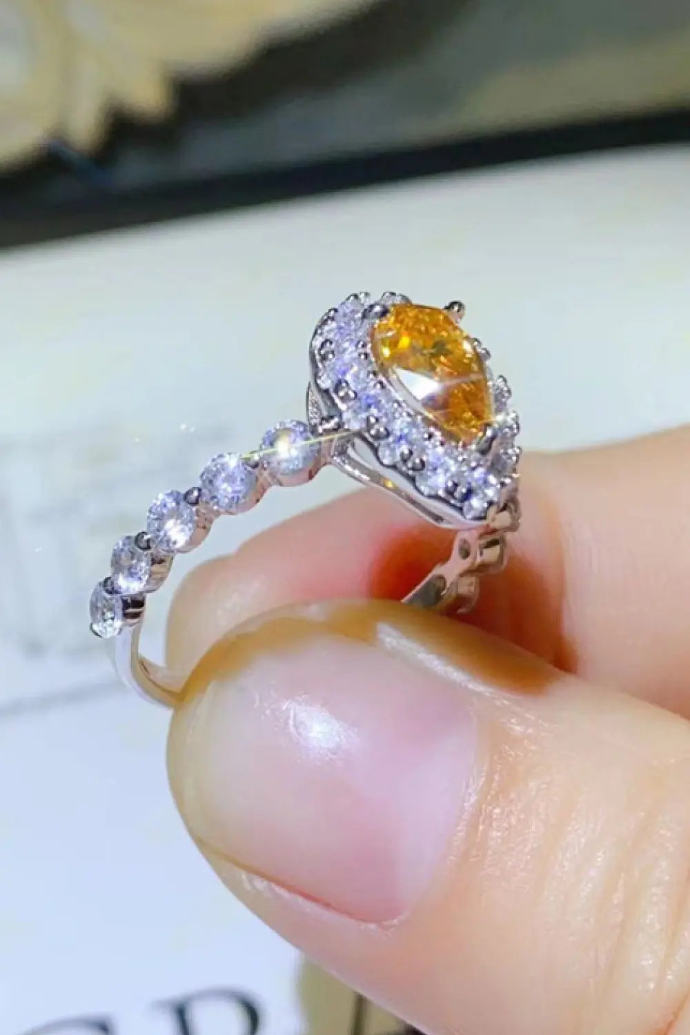 1 Carat Moissanite Contrast Teardrop Ring - SmileBen