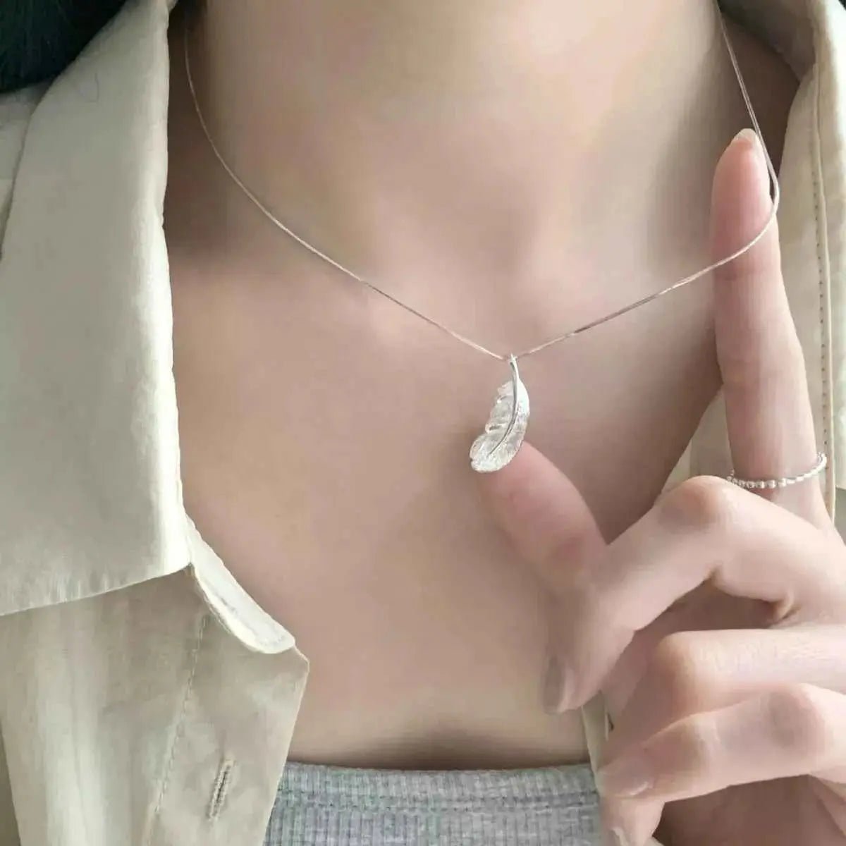 Feather Pendant Necklace - SmileBen