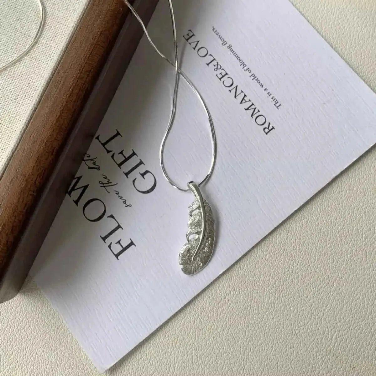 Feather Pendant Necklace - SmileBen