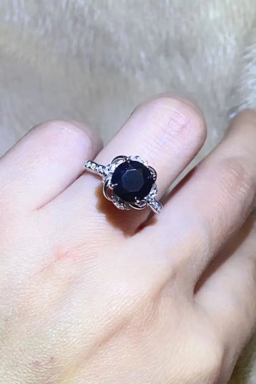 2 Carat Black Moissanite Floral Ring - SmileBen