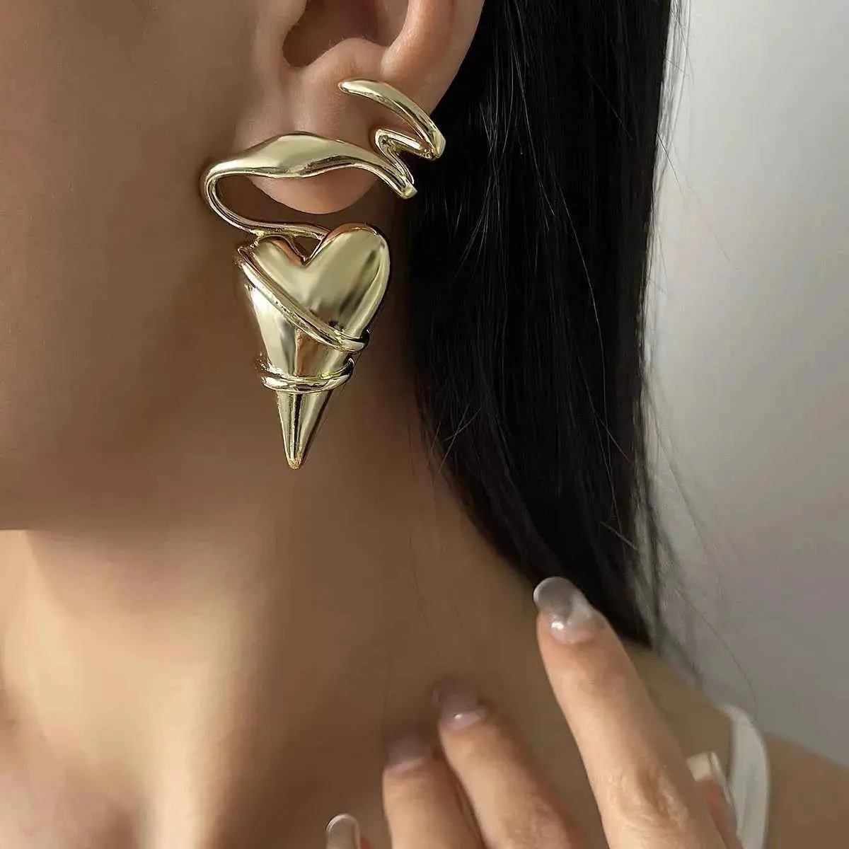 Heart - Shaped Twisted Wire Earrings - SmileBen