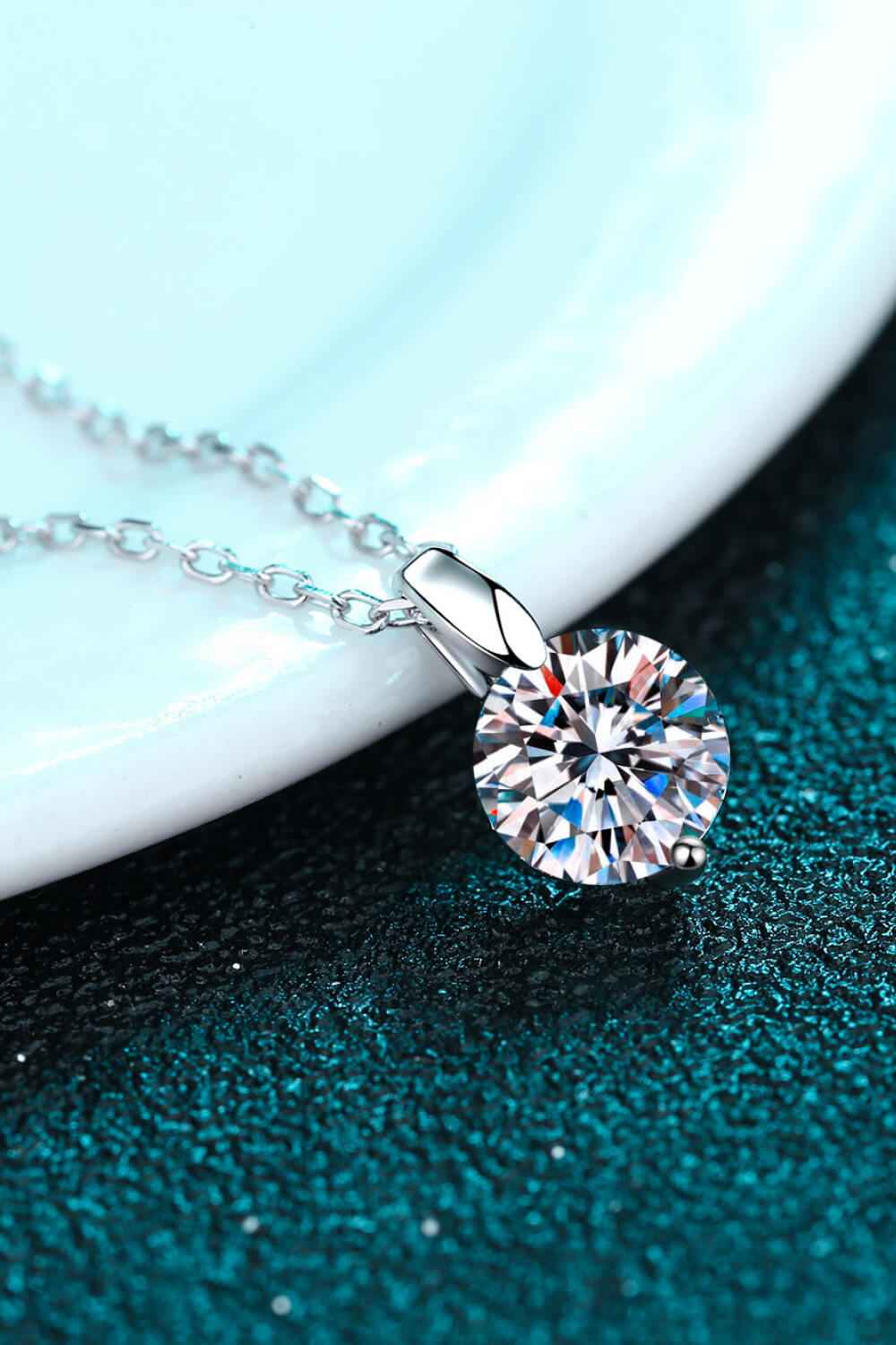 Minimalist 925 Sterling Silver Moissanite Pendant Necklace - SmileBen