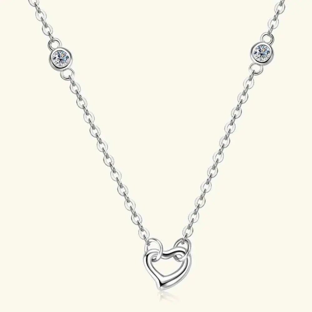 Moissanite 925 Sterling Silver Heart Necklace - SmileBen