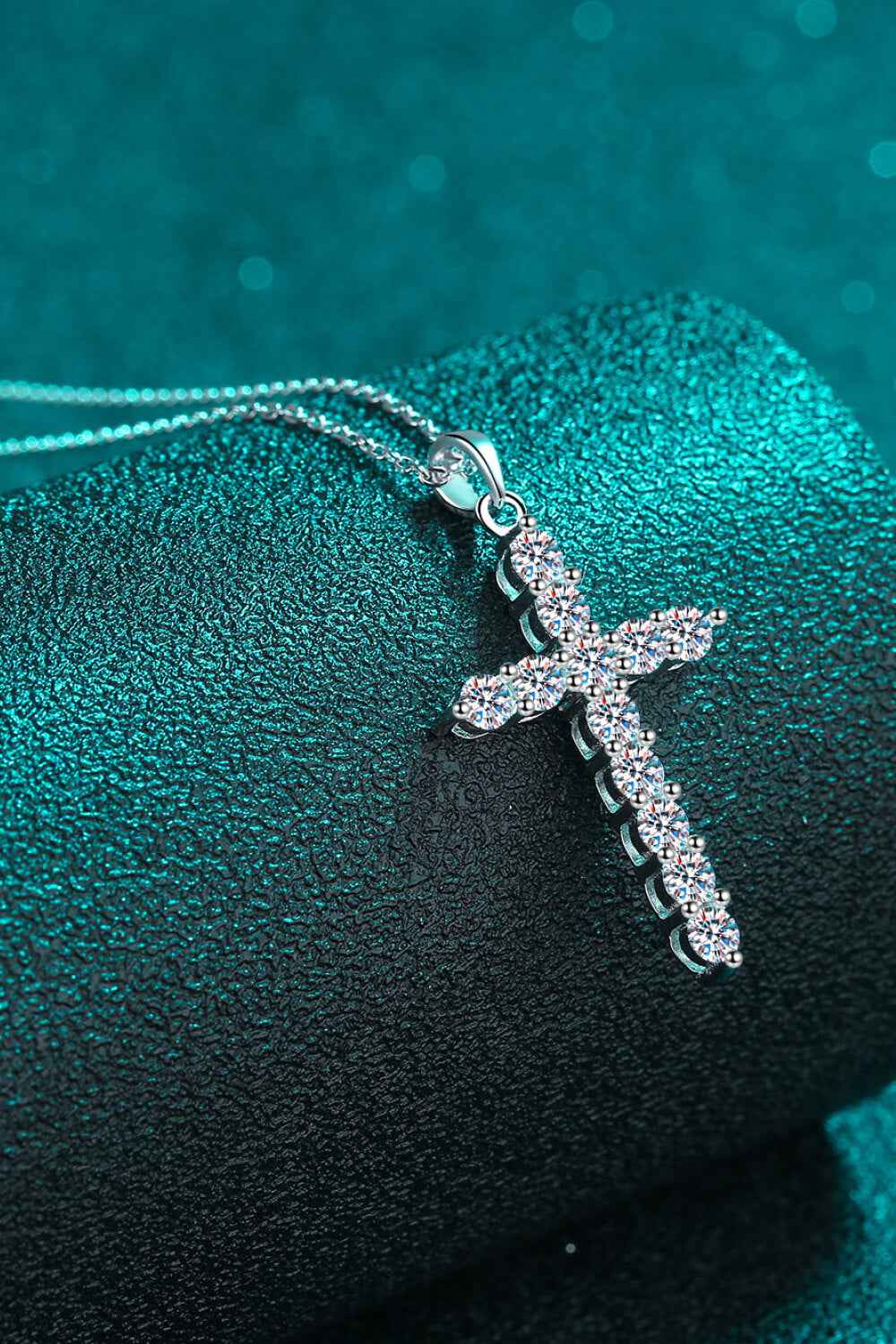 Moissanite Cross Pendant Chain Necklace - SmileBen