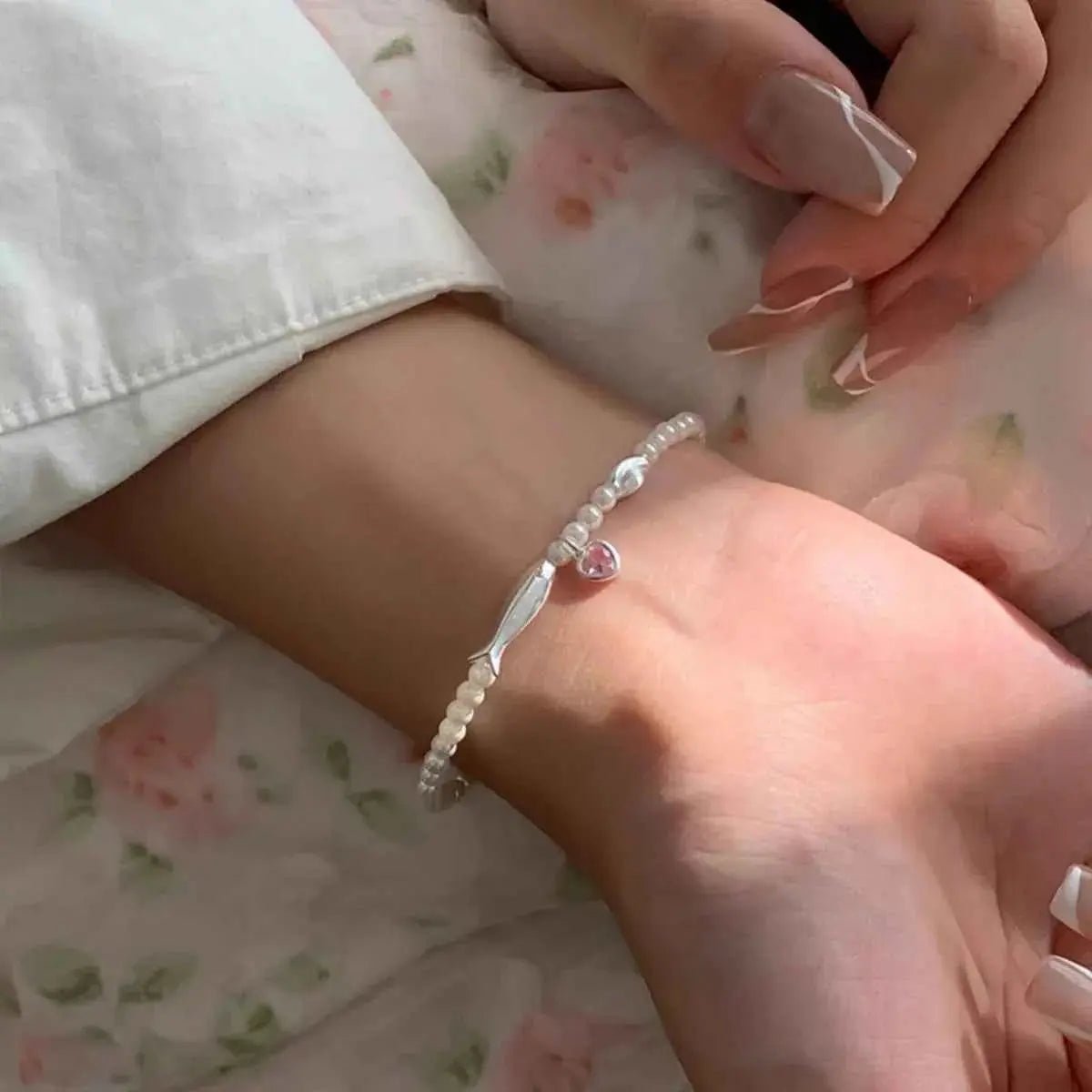 Pearl Fish Bracelet with Heart Charm - SmileBen