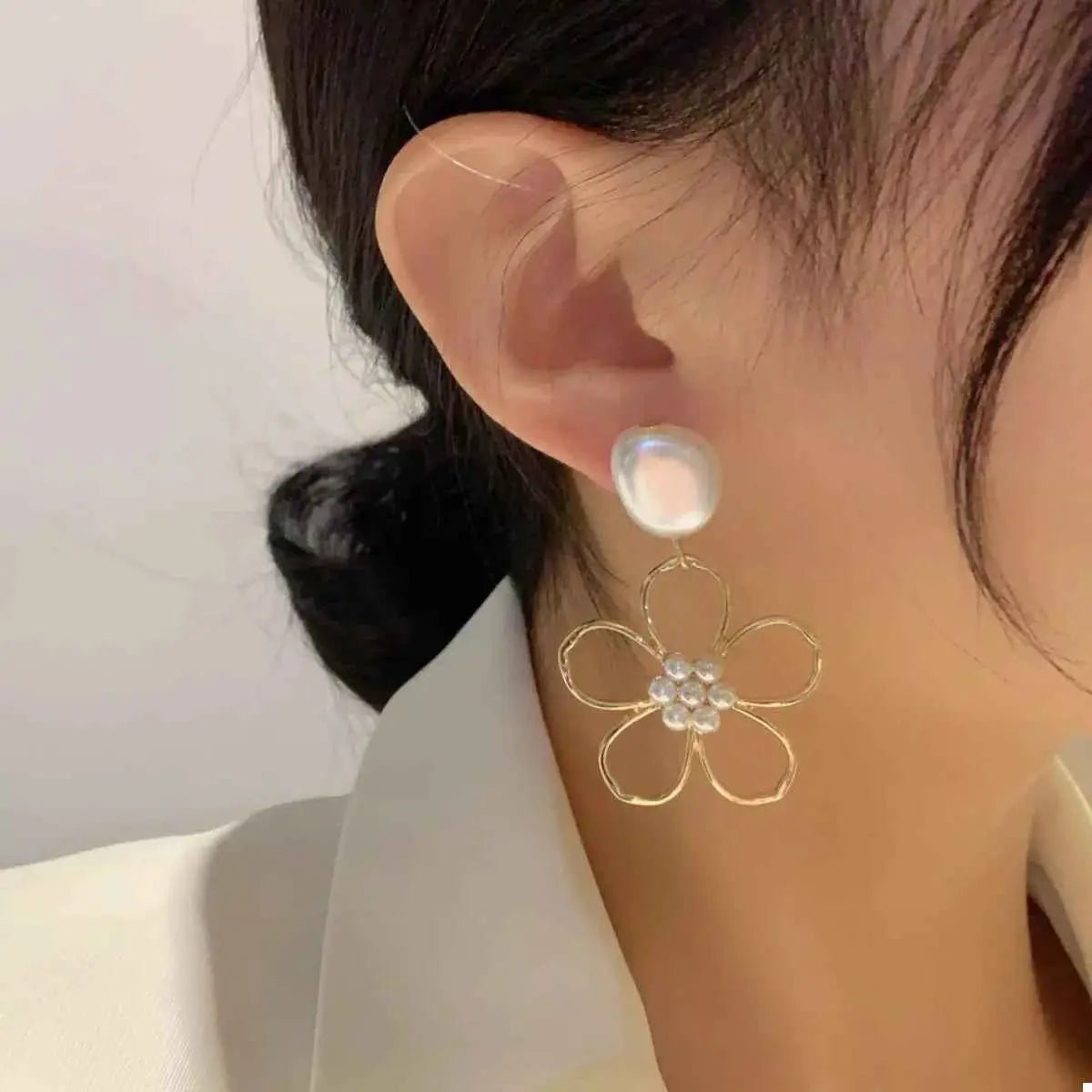 Pearl & Floral Drop Earrings - SmileBen