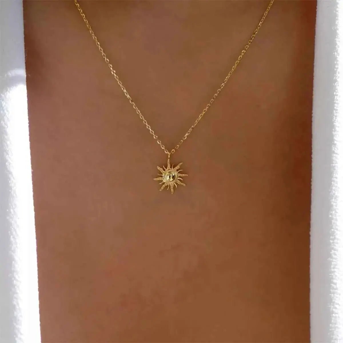 Sunburst Pendant Necklace - SmileBen